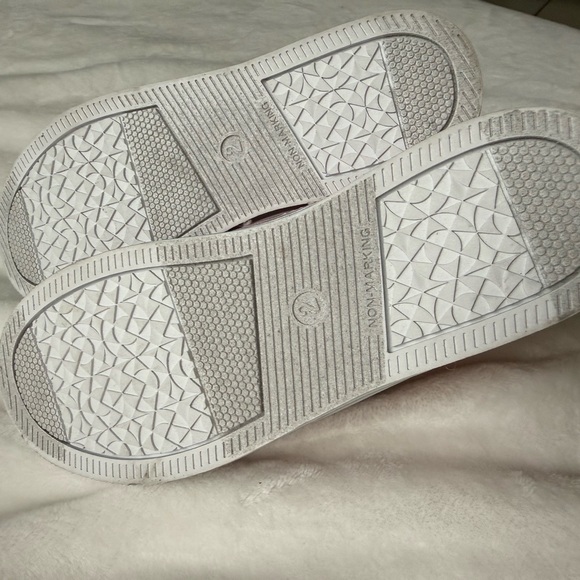 Nickelodeon Pink Glitter Kids Sneakers with Blue Bow - Picture 10 of 11